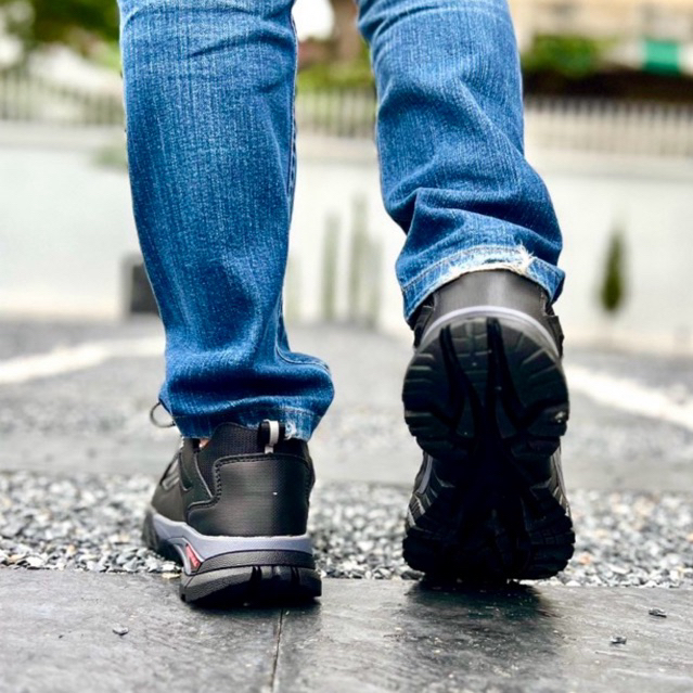 รองเท้าผ้าใบเซฟตี้ รุ่น Molly หัวเหล็ก เสริมแผ่นเคฟล่า Safety Sneaker