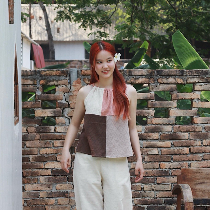 เสื้อสายเดี่ยวผ้าต่อสี Poppy Lace