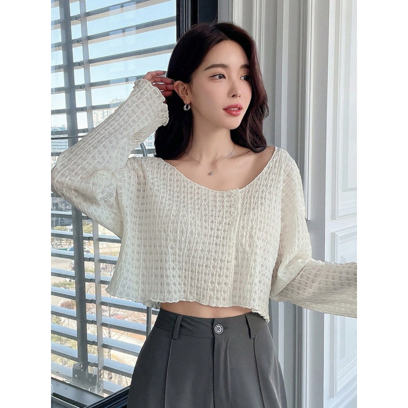 พร้อมส่ง เสื้อครอปแขนยาวสาวอวบ คอกลมกว้าง สีพื้น กระดุมด้านบน4เม็ด ปล่อยชายล่าง
