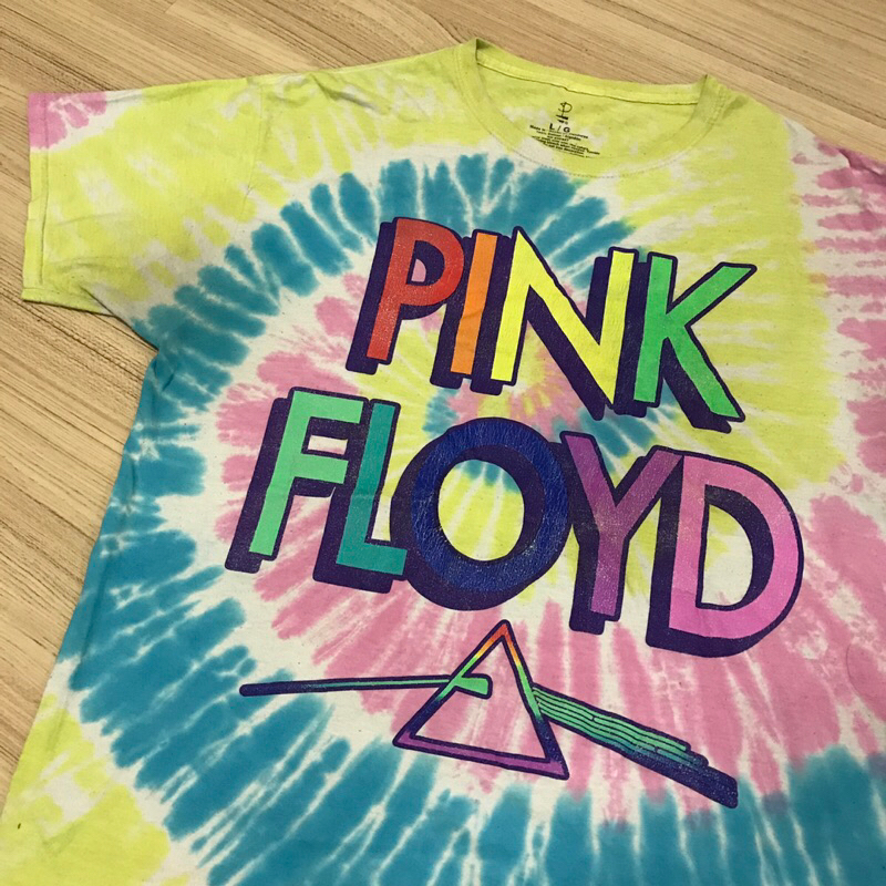 เสื้อวงที่ควรมีติดตู้ วง Pink Floyd มัดย้อมสวยๆ สีสันน่ารัก ไซส์ L 22/28