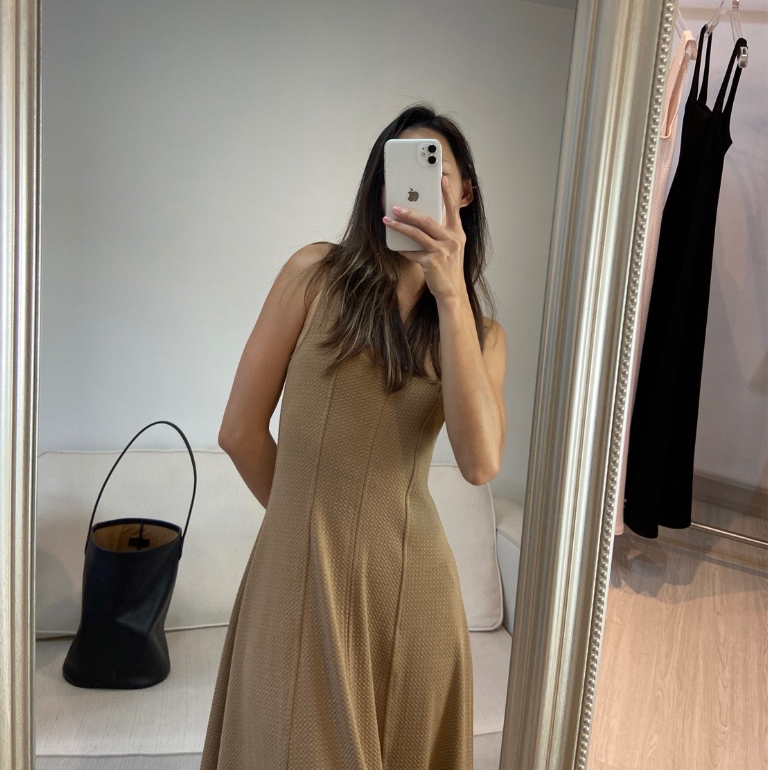Betty dress เดรสที่ช่วยเน้นรูปร่างให้ดูเพรียวขึ้น