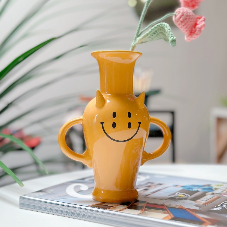 Knn.Five - Five Eyes Vase แจกันหน้ายิ้ม