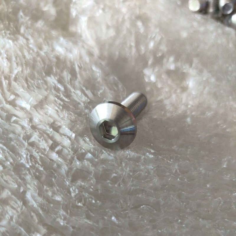 น็อตเลส น็อตยึดปั้มเบรค ยึดคาลิปเปอร์ เกลียวm8*1.25 เบอ12