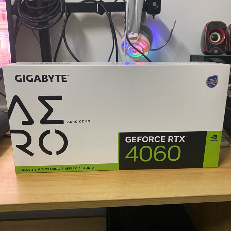 RTX 4060 Gigabyte AERO 8GB