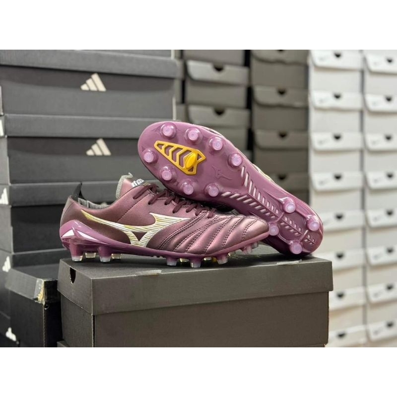 รองเท้าMizunoงานJapan สตั๊ดหนังนุ่มน้ำหนักเบาแข็งแรงสินค้าตรงปก 100% มีกล่องมีบริการเก็บเงินปลายทาง