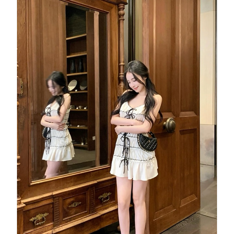 (พร้อมส่ง)Apilapa ชุดเดรสสายเดี่ยวใส่แล้วเข้ารูปทรงมาก