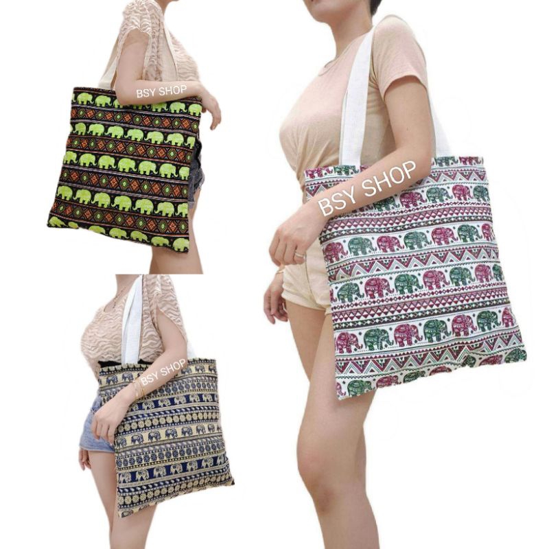 กระเป๋าสะพาย ผ้าแคนวาส 15×16.5 นิ้ว ซับอย่างดีทั้งใบ มีซิบปาก มีช่องซิบด้านในกระเป๋า