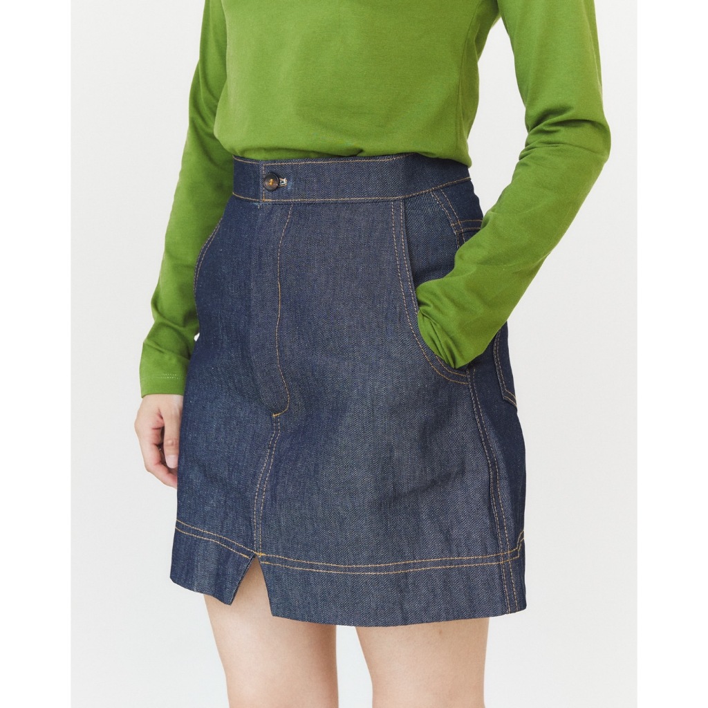 Pudee Maitree Revised Skirt กระโปรงสั้นยีนส์