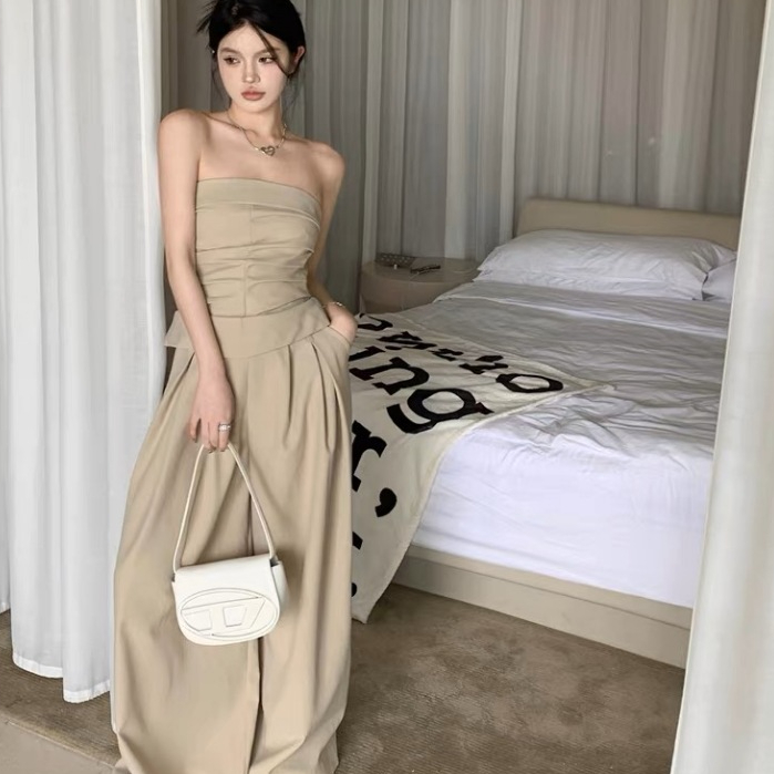 ส่งได้ทั่วไทย เสื้อเซ็ท2ชิ้น เสื้อเกาะอก+กางเกงขายาว ดูแพง สวยสับปังมาก เก๋ใส่สบายมาก สำหรับผู้หญิง