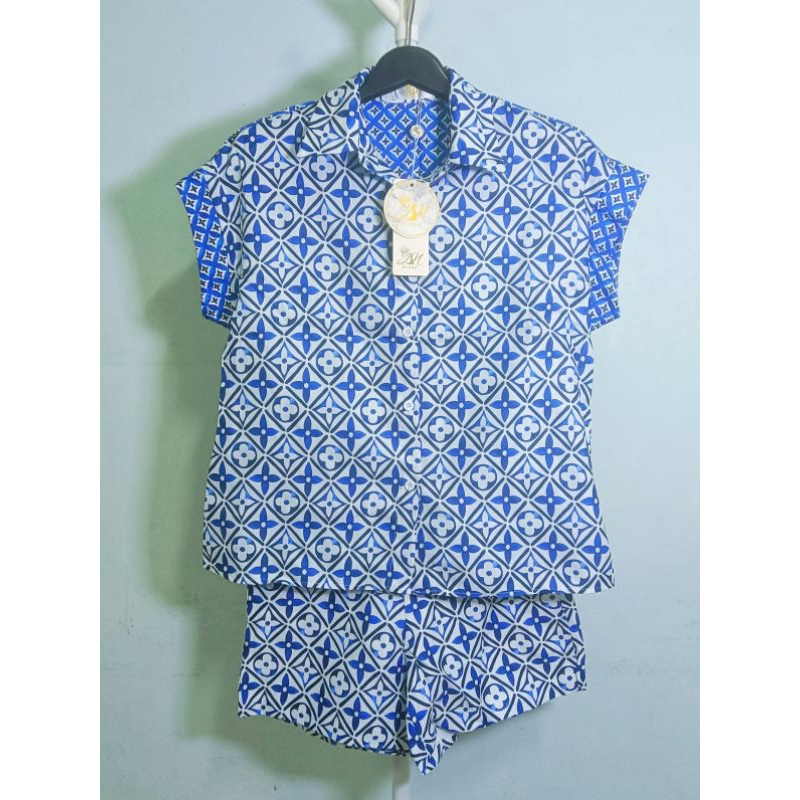 (S) พร้อมส่ง🌷ชุดเซท 2 ชิ้น เสื้อคอปกกับกางเกงขาสั้นสีน้ำเงินลายแบรนด์ งานป้าย SN Brand แท้ มือ1 ป้าย