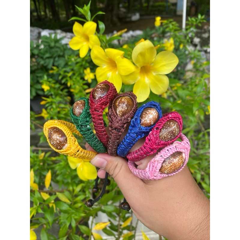 ข้อมือเบี้ยแก้ถักเชือกเทียน ขนาด17-19เซน