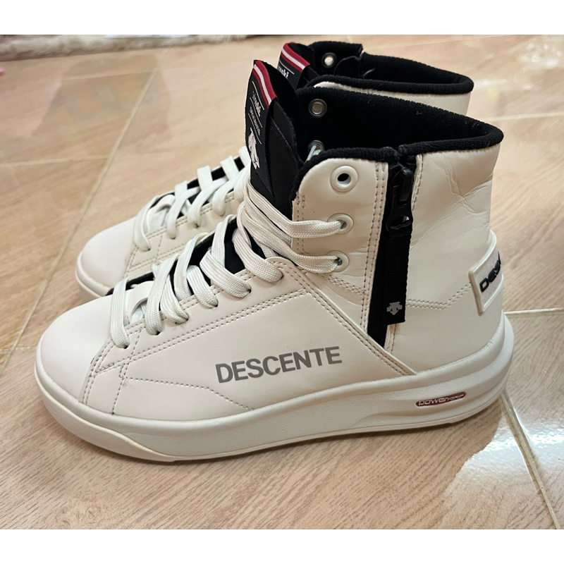 รองเท้า👟Descenteแท้💯ไซส์38/24cm.สภาพดีมากๆๆสวยมากค่ะ(ใช้ โค้ดวิดีโอได้ค่ะ)