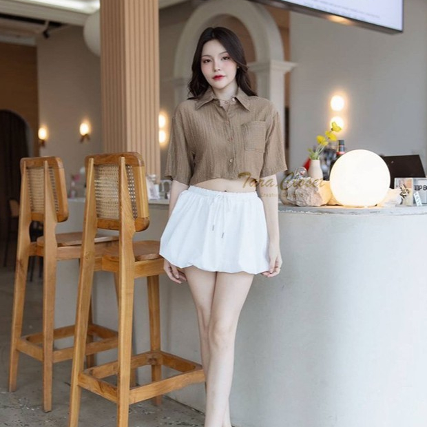 MR013 TARA Shirt Crop เสื้อเชิ้ต ครอป แขนสั้น กระดุมหน้า มีกระเป๋าหน้า เนื้อผ้าเปลือกไม้ติดเพชร ผ้าดี ไม่ต้องรีด ใส่สบาย - รูปที่ 5