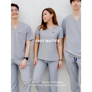 REKA SCRUBS - เสื้อคอวี สี Grey Matter - MOTIF (ชุดสครับแพทย…
