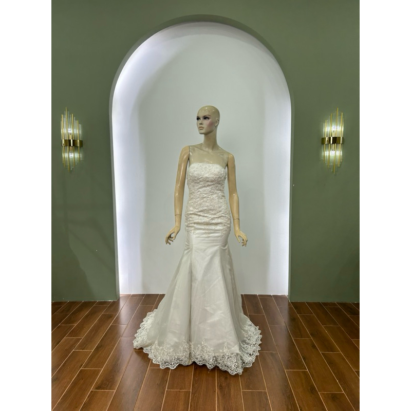 ชุดแต่งงาน คัดเกรด เกาะอก ปาดไหล่ ลูกไม้ แขนตุ๊กตา งานมุ้งฟู มือสองสภาพดี 98-99% พร้อมส่ง❗️E Set