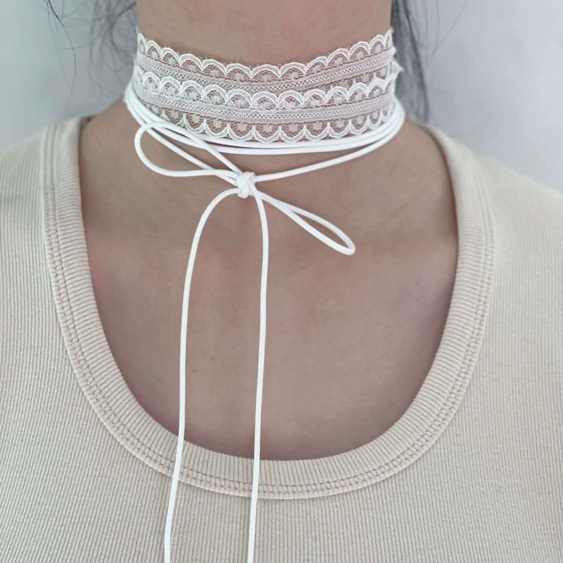 พร้อมส่งในไทย สายลูกไม้พันคอ สีดำและขาว