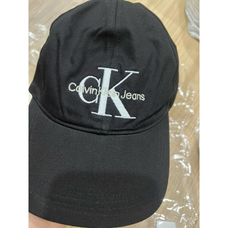 หมวก Calvin Klein Jeans ของแท้ 💯%