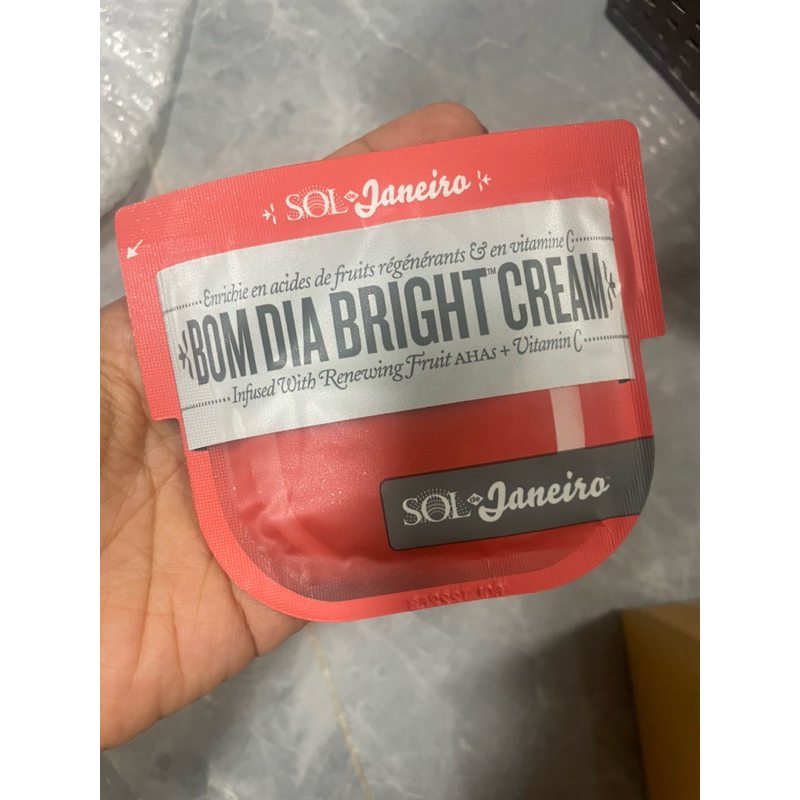 SOL DE JANEIRO Cream 7.5ml ครีมทาตัวทาก้น หอมแพงทุกกลิ่น ช่วยลดริ้วรอบ รอยแตกลาย หอมมากกกกกก