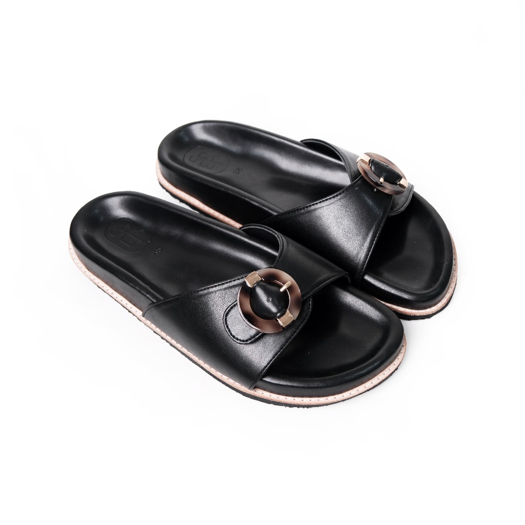Seira - Ora Sandals รองเท้าแตะ พื้นยาง สายคาด อะไหล่หัวเข็มขัดกลม สีน้ำตาลลายกระ