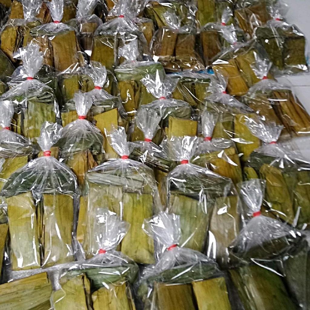 ถั่วเน่าเมอะ ถั่วเน่าห่อใบตอง1ถุงมี4ห่อปรุงสุกพร้อมรับประทานถั่วเน่าเชียงใหม่