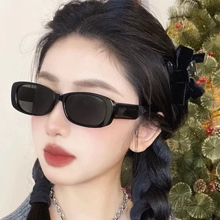 COD🌷แว่นตากันแดดกรอบเหลี่ยมเล็กาวินเทจสไตล์ยุโรปและอเมริกาแฟชั่นเบาพิเศษแว่นสำหรับผู้ชายและผู้หญิง-detlyet