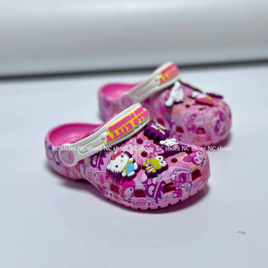 รองเท้า crocs เด็ก HELLO KITTY และ FRIENDS KIDS CLASSIC รองเท้าไปทะเล