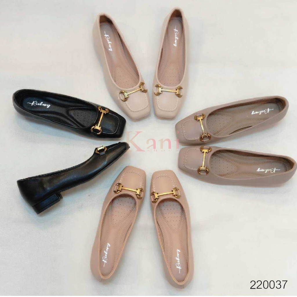 รองเท้าคัชชู หุ้มส้น ส้นสูง 2 เซน สีคลาสสิค ประดับโลหะทอง พื้นนุ่มมาก น้ำหนักเบา งานผลิตในไทย