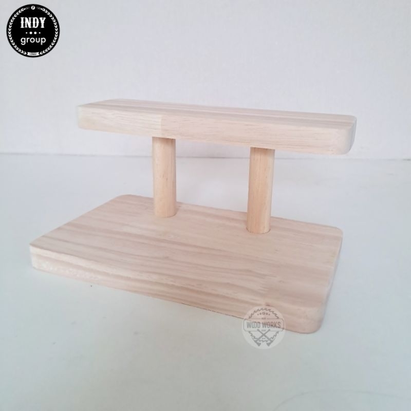 ชั้นวางของ ชั้นไม้วางของ ชั้นวางโมเดล ชั้นวางตั้งโต๊ะ 2ชั้น [Osa]