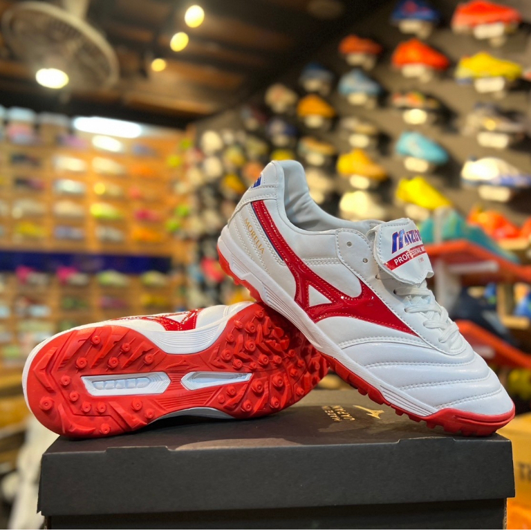 รองเท้า 100 ปุ่ม MIZUNO MORELIA แถมฟรี ดันทรง ถุงผ้า กล่อง