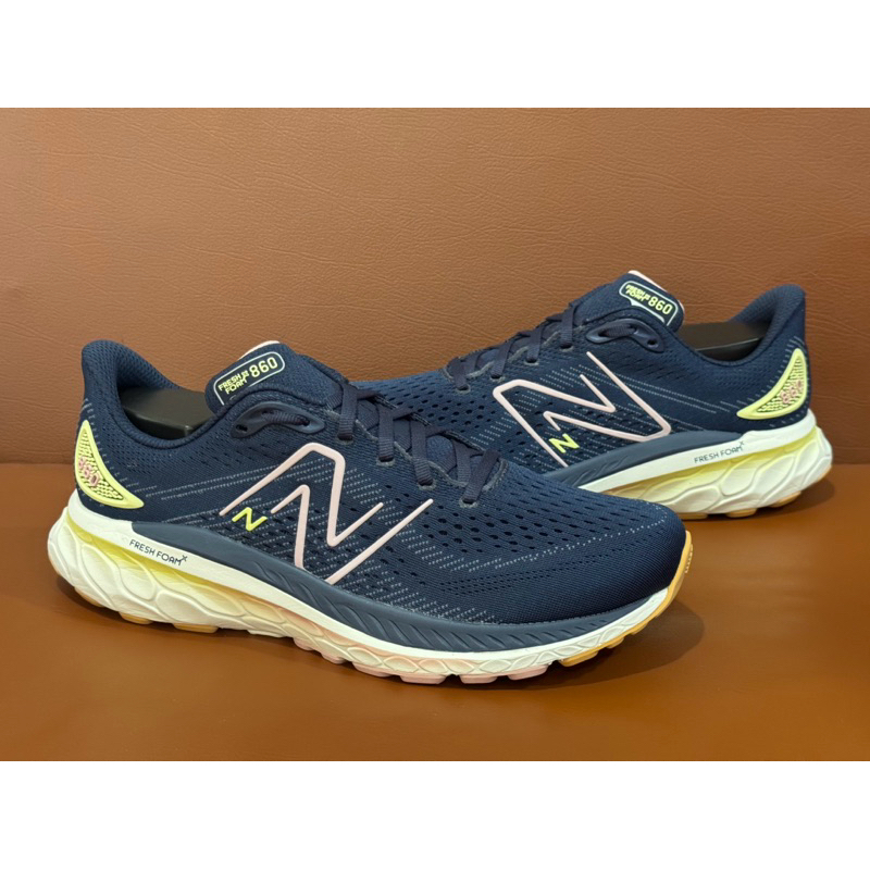 New Balance 860 v13 [41.5/27] มือสอง ของแท้