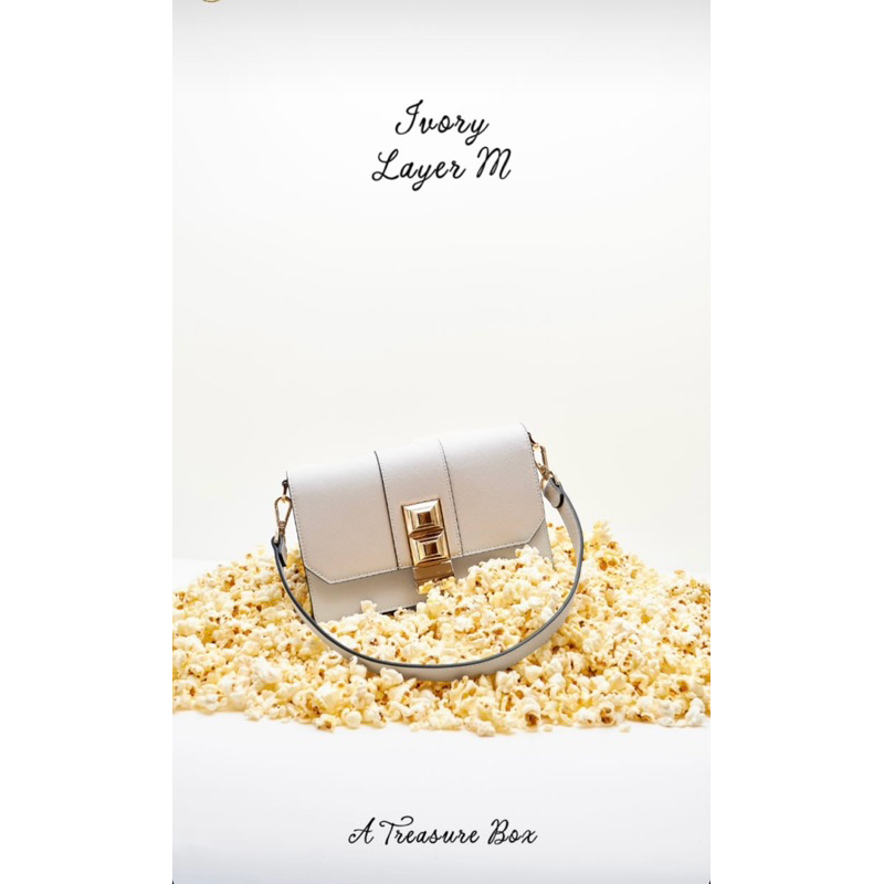 Atreasurebox  👜 IVORY LAYER M