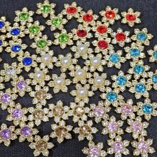 DP6 เพชรดอกไม้หลากหลายสี ขนาด11 มิล จำนวน 50 เม็ด สำหรับตกแต่งเหรียญโปรยทาน งานฝีมือต่างๆ