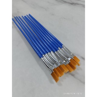 พู่กันปากแบน ปากกลม ขนาดกลางคละขนาด