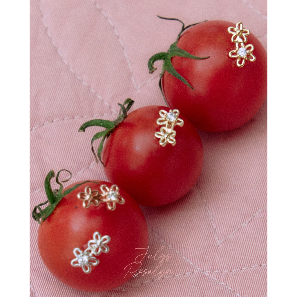 Julys - poppy bloom earrings