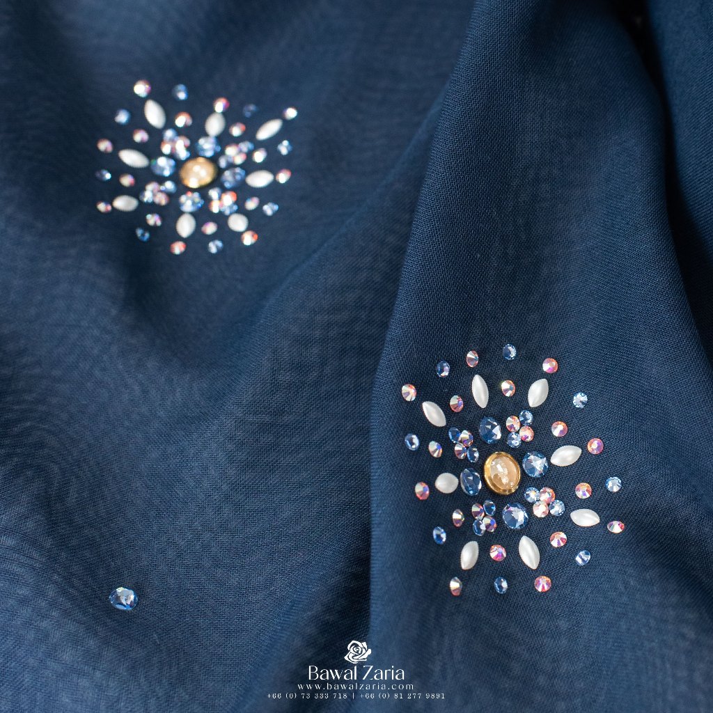 ZARIA Crystal Bawal ผ้าคลุมบาวาประดับคริสตัล