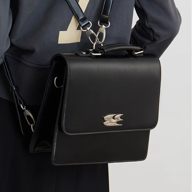 พร้อมส่ง กระเป๋า 90s College Student Bag จากแบรนด์ CryingCenter ของแท้