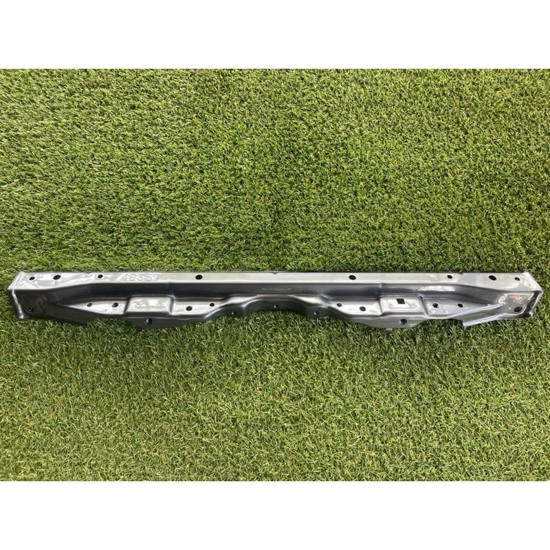 คานหน้ามีตัวเลขTOYOTAวีโก้​แท้❗️ พ่นสีใหม่ สีเทา No.1E9 (Dark Grey Mica) หรือพ่นตามเบอร์สีเเจ้งในเเช