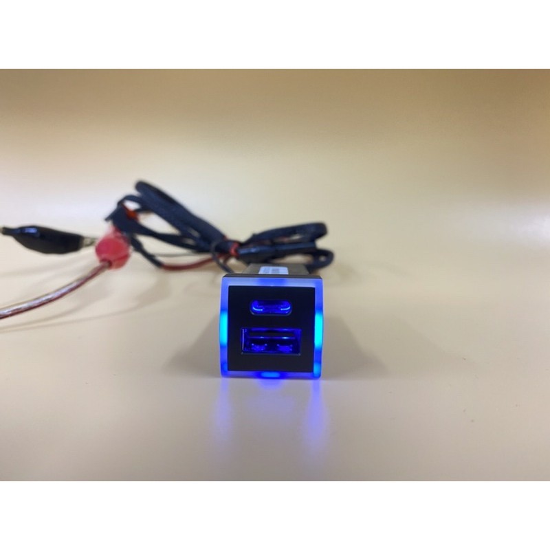 USB PD 3.0 + Quick charge พร้อมขั้วYบุหรี่รถ สำหรับรถ Honda  / Toyota Vigo Revo newFortunet ปี2007-2022
