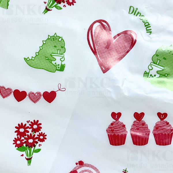 ถุงหูหิ้วแฟชั่นหูเจาะ คละลาย 500 กรัม ถุงพลาสติก พิมพ์ลาย ลายมีมากกว่าในภาพ