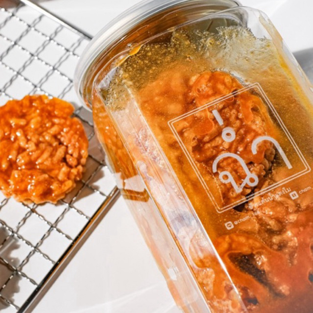 ฉ่ำ  ข้าวแต๋นน้ำแตงโม ฉ่ำๆ รุ่นแก้วฝามีเนียมอย่างดี กระปุกเพิ่มปริมาณ ปรับแพ๊คเกจ พร้อมราดน้ำตาลแบบฉ่ำ