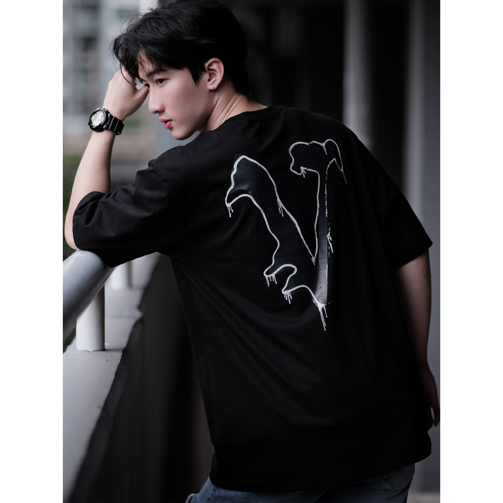 VILLAIN เสื้อ Oversize "Villain MeltDown" [รุ่นยอดฮิต สกรีนหน้า-หลัง ทรงสวย Cotton100% ผ้านุ่ม ใส่สบาย]