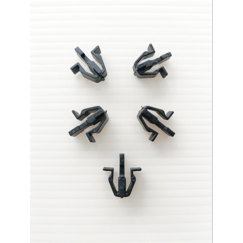 กิ๊บรถยนต์กระจังหน้า ISUZU TFR เมกก้า