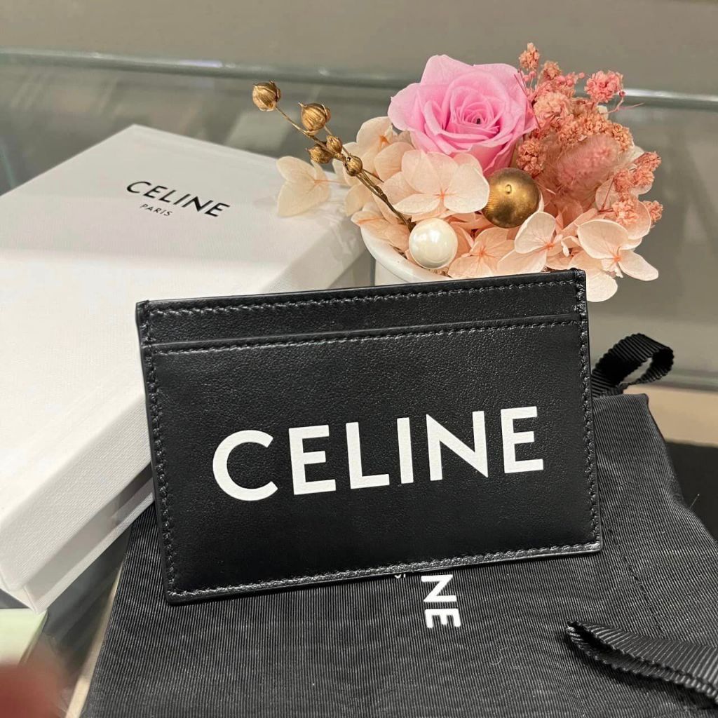 (ตัวแทนจัดซื้อใหม่) CELINE CELINE ที่ใส่บัตรหนังลูกวัวเรียบพิมพ์ลาย 10B703DMF.38SI