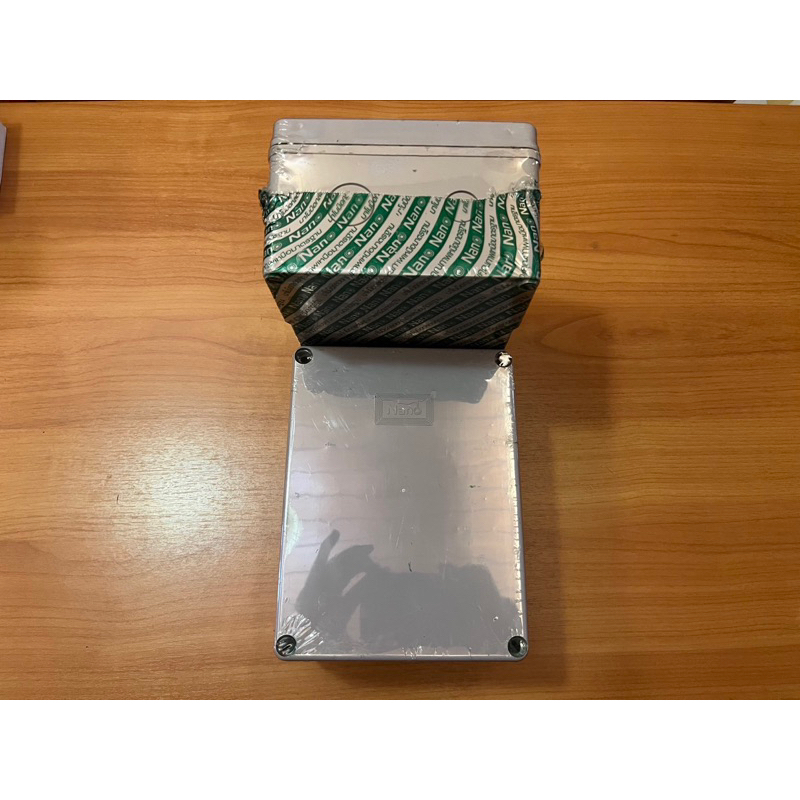 กล่องกันน้ำสีเทา NANO-205G “Nano”