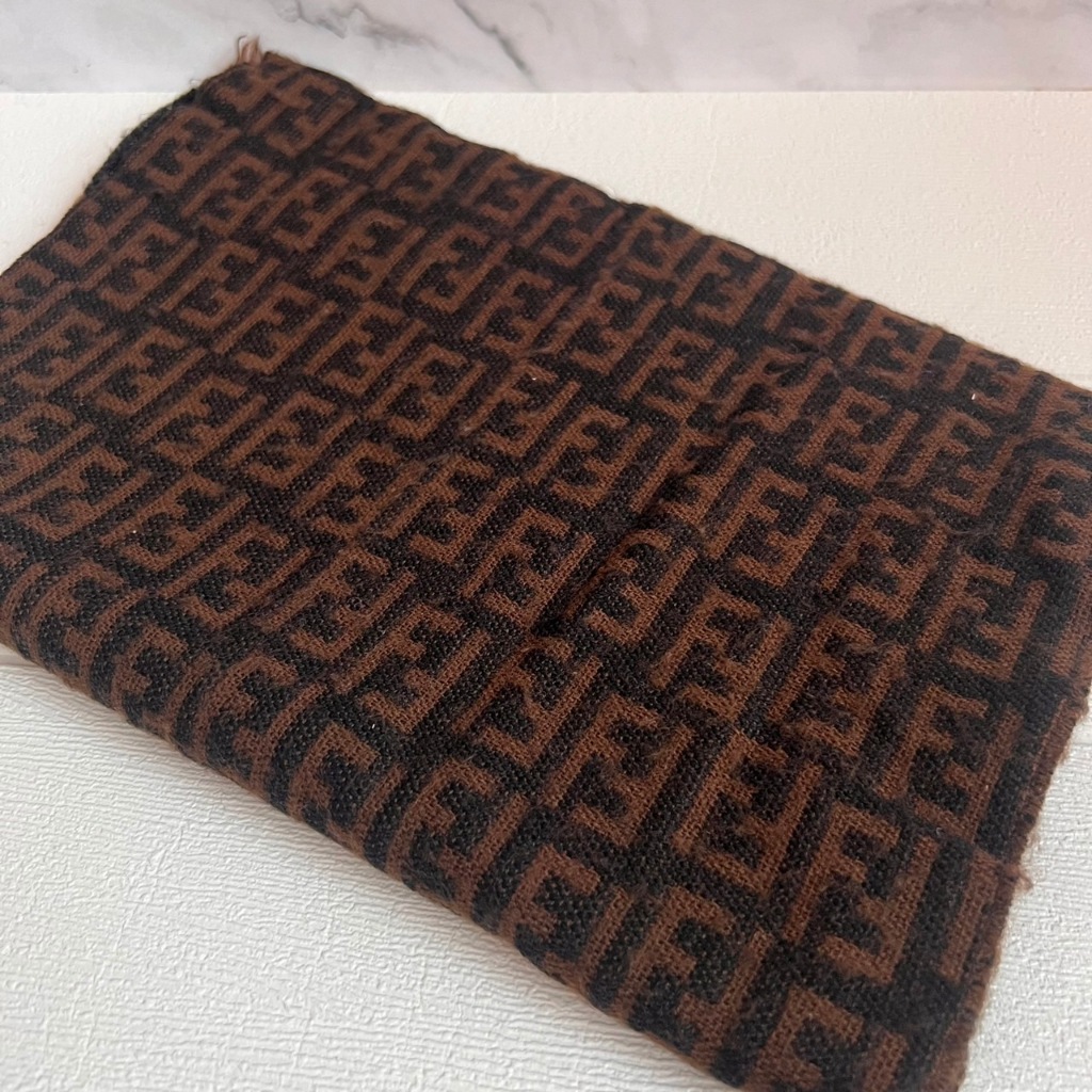 ผ้าพันคอ Fendi scarf 31x154cm ของแท้ มือสอง