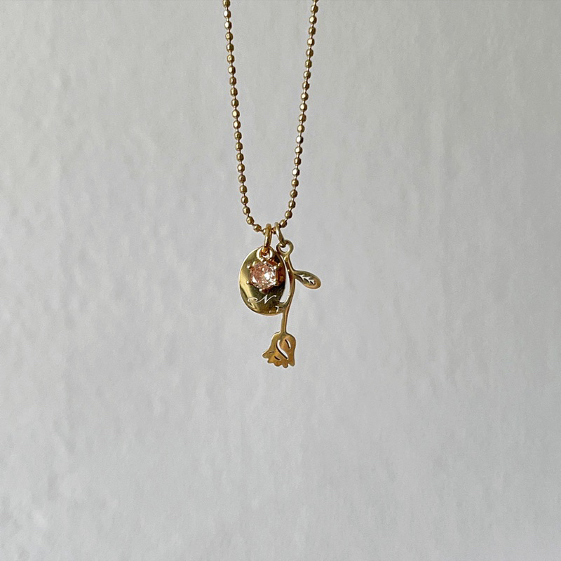 Scintila สร้อยคอสลักชื่อห้อยจี้ดอกกุหลาบและพลอยสีมงคล ⛔️โปรดอ่านรายละเอียดการสั่ง