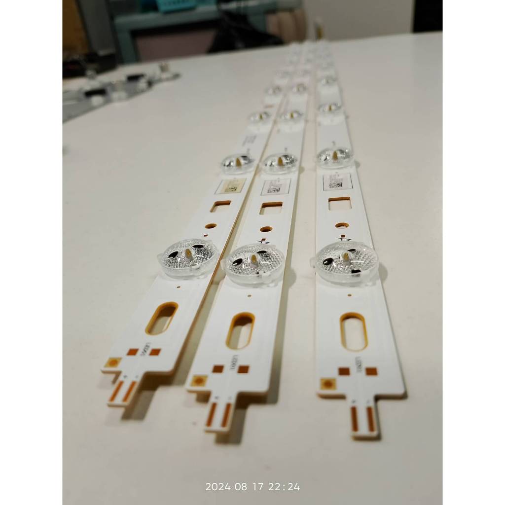 ไฟแบ็คไลด์ หลังจอ ทีวี SONY TV KDL-32R300E LED BACKLIGHT FOR TV SONY KDL-32R300E มือสอง