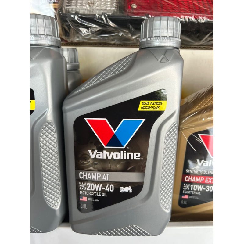 Valvoline Champ 4T 20W-40 ปริมาณ 0.8 ลิตร ใช้สำหรับรถเกียร์ธรรมดา