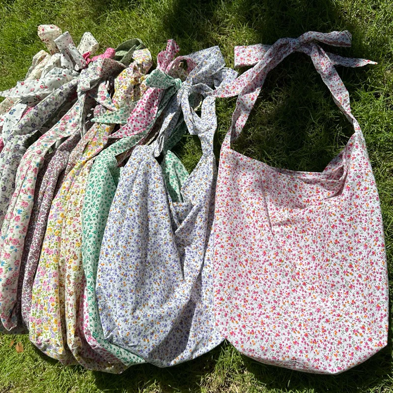 รวมกระเป๋าผ้าน่ารัก ลายดอกไม้ สายผูกโบว์ totebag 🌷🩰🤍 สีเยอะมากๆ