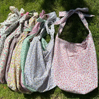 รวมกระเป๋าผ้าน่ารัก ลายดอกไม้ สายผูกโบว์ totebag 🌷🩰🤍 สีเยอะมากๆ